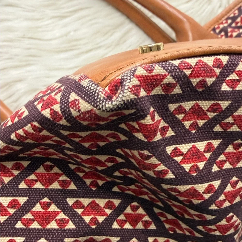 Rare TORY BURCH Jaden Tote Retails $498 - Picture 9 of 16